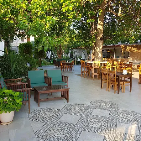 卡普坦酒店 古托克布库